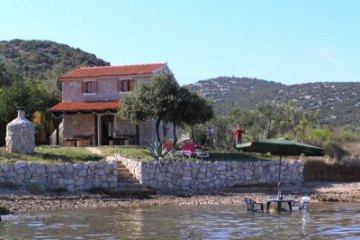 Robinzonska kuća direktno uz more Casa Vecchia, Tkon, foto 1