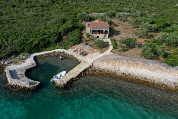 Kuća za odmor Lekić uz more otok Žižanj